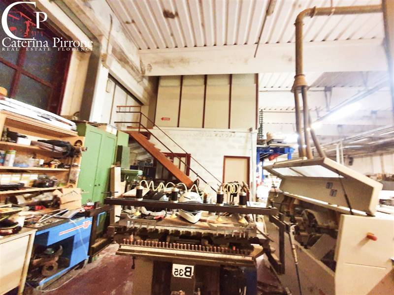 STRADA IN CHIANTI VENDESI CAPANNONE