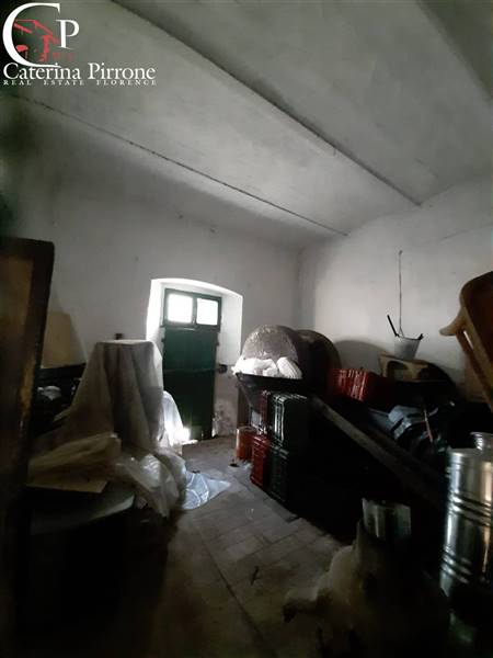 Vada vendesi villa da ristrutturare