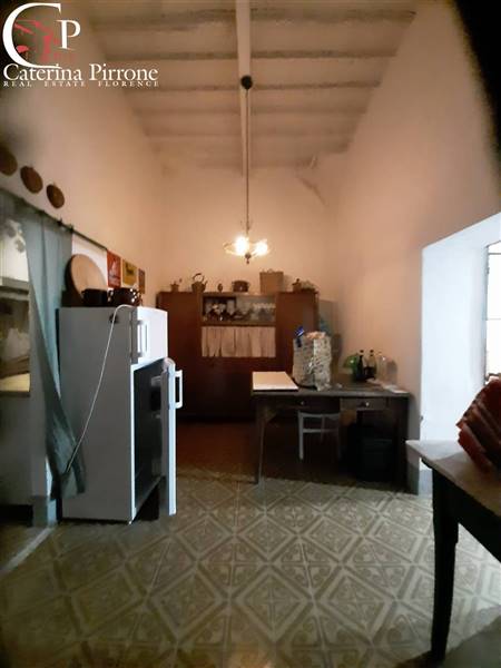 Vada vendesi villa da ristrutturare