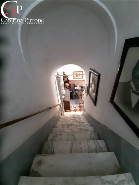 Vada vendesi villa da ristrutturare