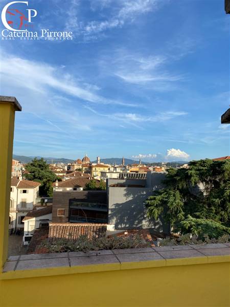 Firenze vendesi attico in via delle Porte Nuove