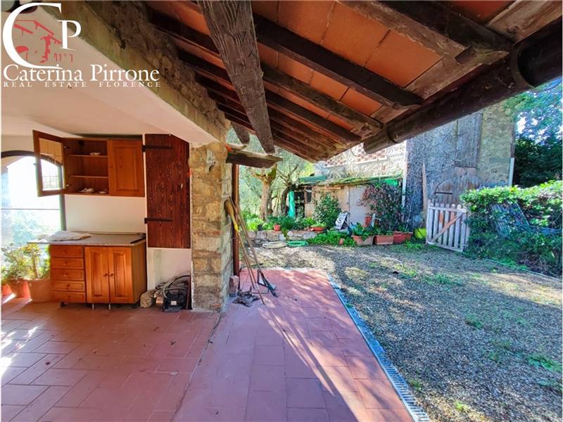 UGOLINO VENDESI COLONICA CON TERRENI