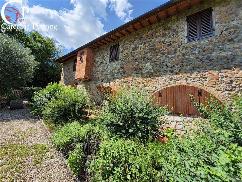 STRADA IN CHIANTI VENDESI COLONICA CON TERRENI