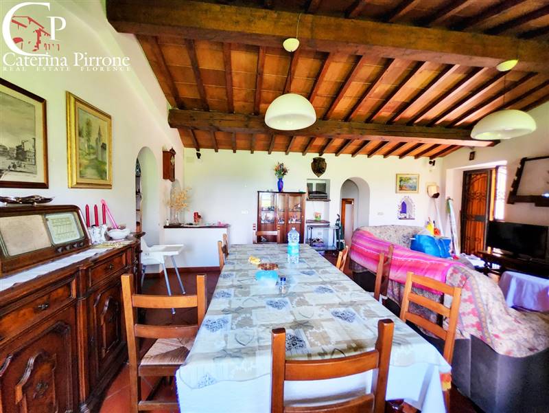 STRADA IN CHIANTI VENDESI COLONICA CON TERRENI