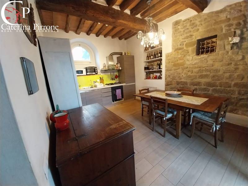 Vicchio vendesi porzione di colonica