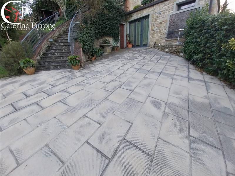 Vicchio vendesi porzione di colonica