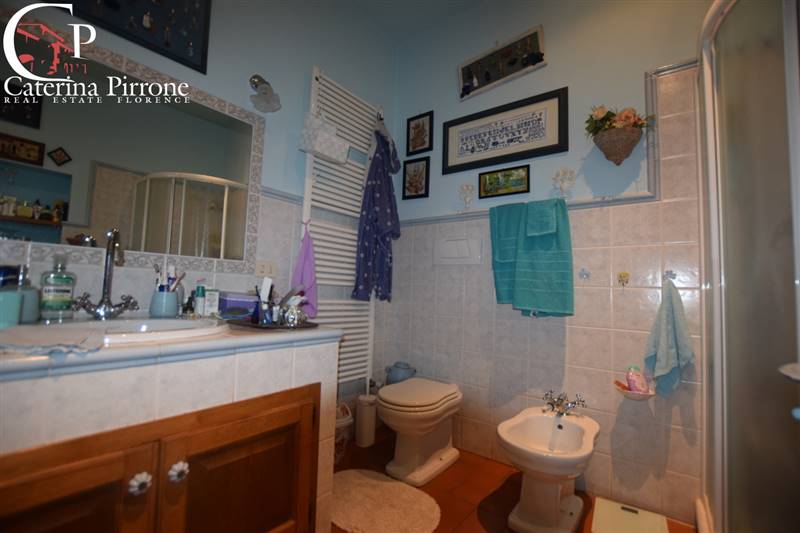 BIFAMILIARE INDIPENDENTE IN VENDITA CON GIARDINO