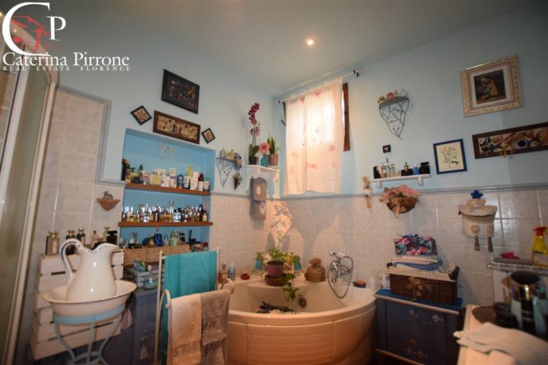 BIFAMILIARE INDIPENDENTE IN VENDITA CON GIARDINO