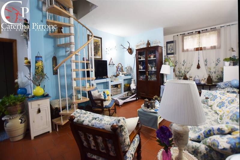 BIFAMILIARE INDIPENDENTE IN VENDITA CON GIARDINO