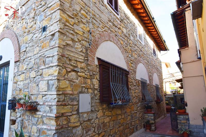 FIESOLE vendesi ex frantoio in pietra