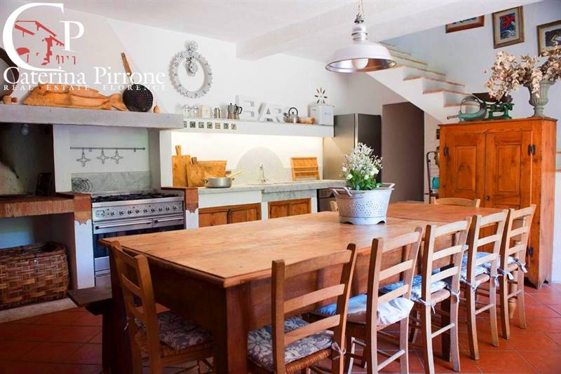 Montaione vendesi molino con fienile e terreno