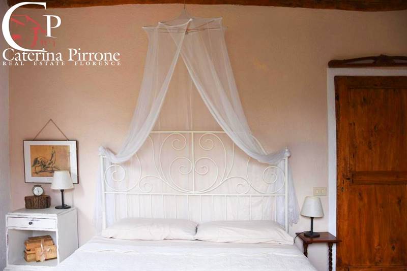 Montaione vendesi molino con fienile e terreno