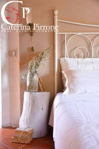 Montaione vendesi molino con fienile e terreno