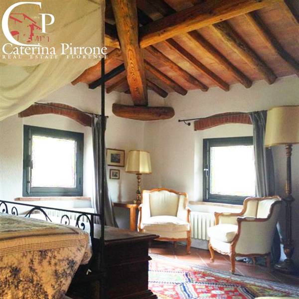 Montaione vendesi molino con fienile e terreno