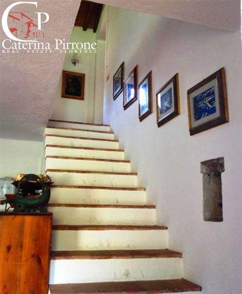 Montaione vendesi molino con fienile e terreno