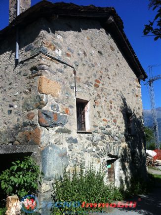 Rustico casale in zona Periferia a Aosta
