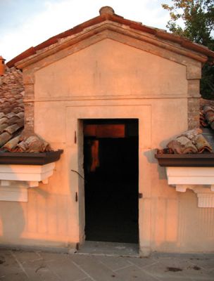 esterno particolare palazzo storico