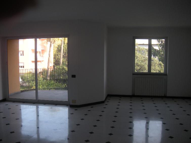 Appartamento in Via Flora 8 in zona Albaro a Genova