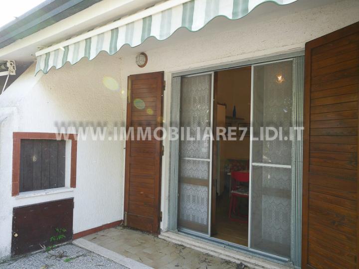 villetta esternamente