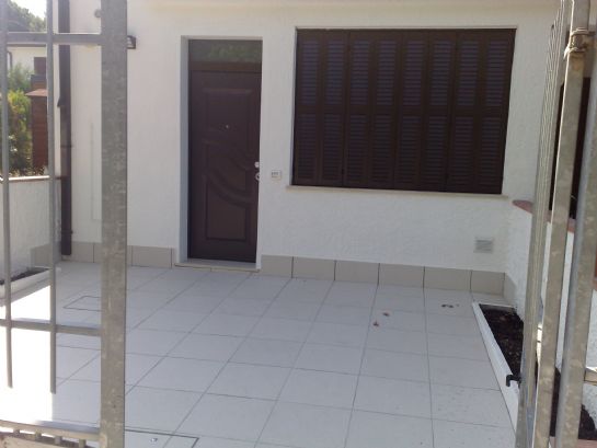 scoperto davanti con ingresso