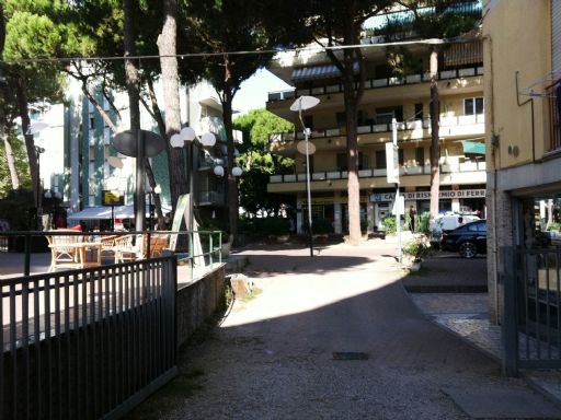 ingresso condominiale su Viale Carducci