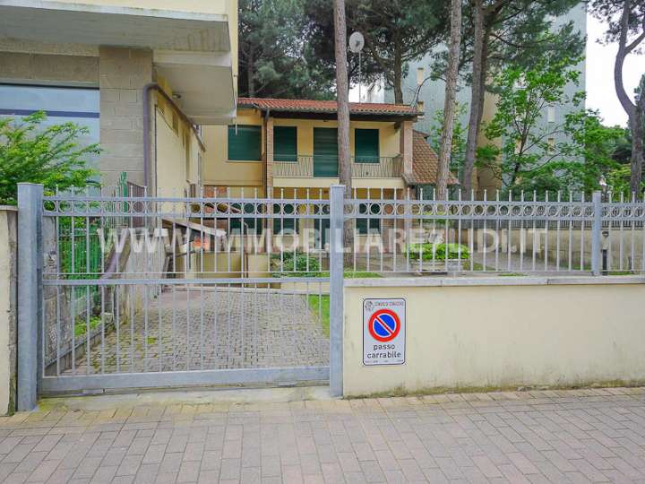 complesso esternamente