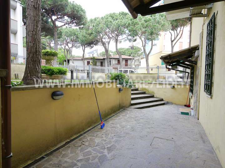 complesso esternamente