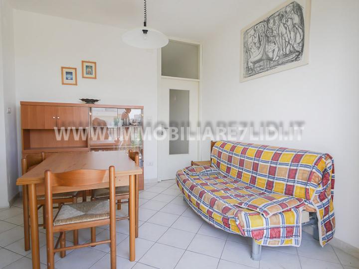 soggiorno con angolo cottura (2)