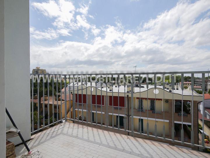 vista panoramica dal balcone della terza camera