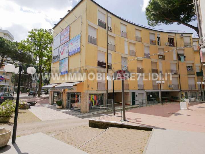 condominio esternamente