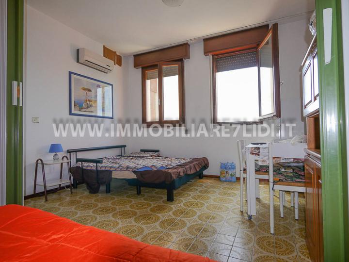 soggiorno con divano letto matrimoniale