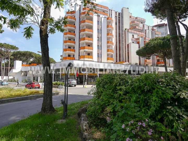 complesso esternamente