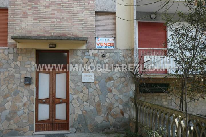 complesso esternamente