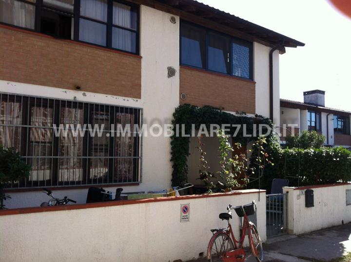 villetta esternamente