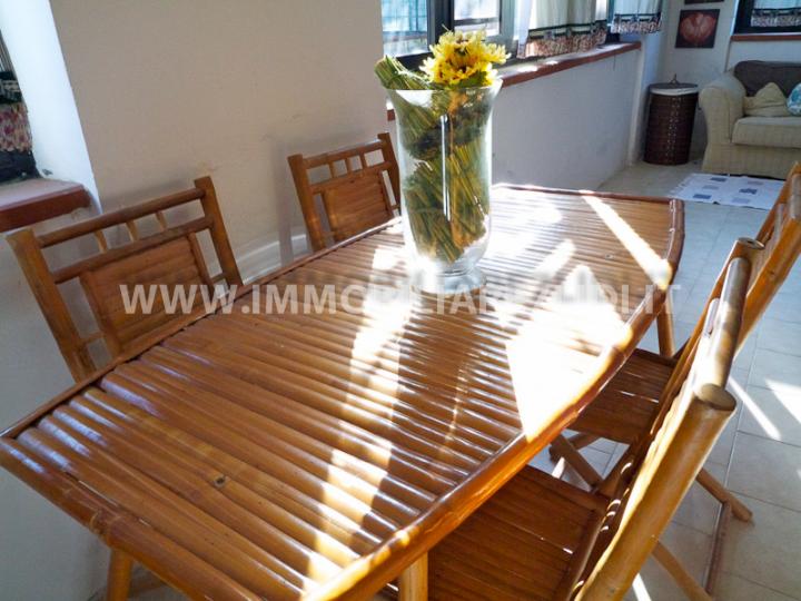 porticato angolare sul retro veramento