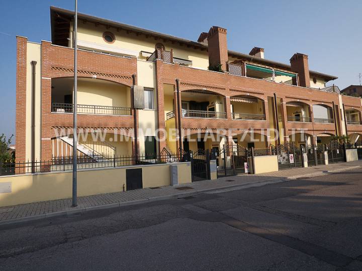 complesso esternamente