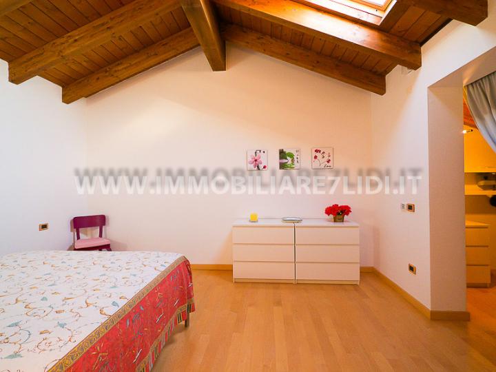 camera matrimoniale con cabina armadio