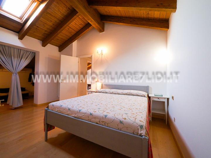 camera matrimoniale con cabina armadio (2)