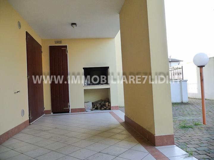 esterno della villetta (6)