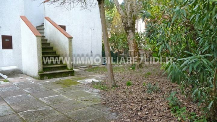 ampio giardino di proprietà (3)