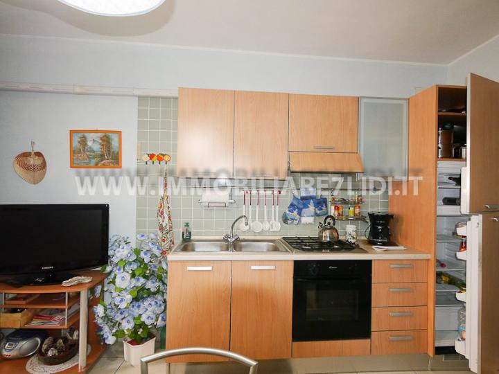 soggiorno con angolo cottura (3)