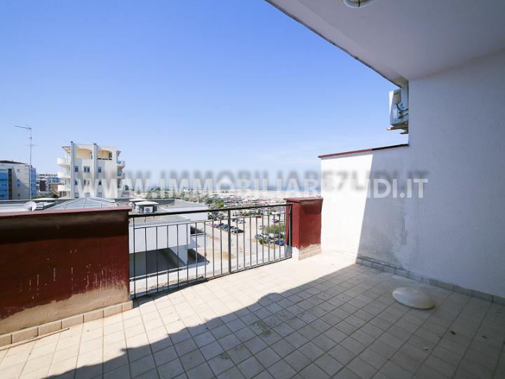 ampio balcone direttamente sul mare (3)