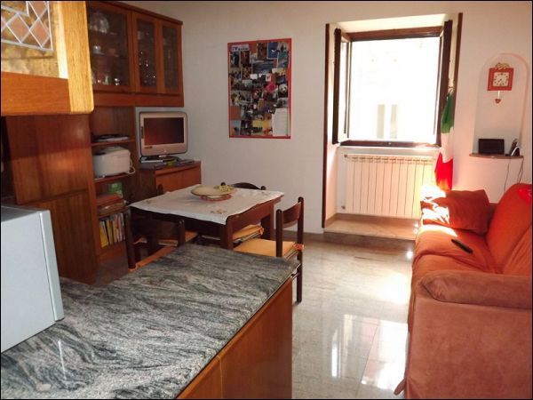 Appartamento abitabile in zona Bedizzano a Carrara