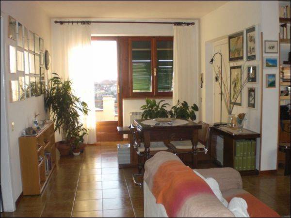 Appartamento abitabile in zona Colombiera a Castelnuovo Magra