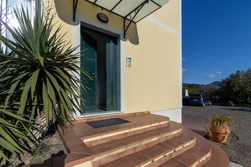 immobile-arredato-caniparola (1).jpg