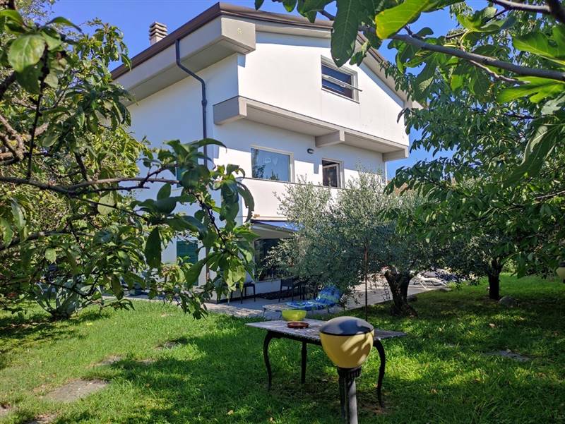 Casa singola in ottime condizioni in zona Avenza a Carrara
