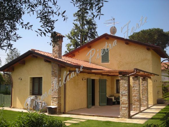 Villa in ottime condizioni in zona Strettoia a Pietrasanta