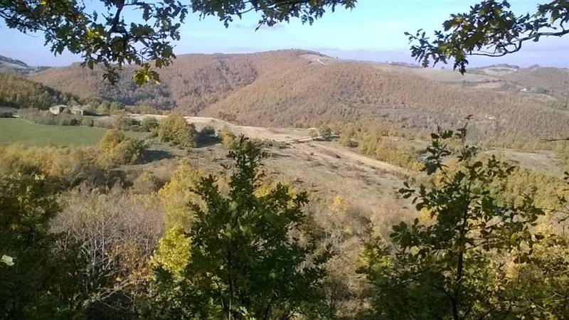 Rustico casale da ristrutturare a Nocera Umbra