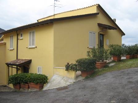 Casa singola in ottime condizioni in zona Costa di Trex a Assisi