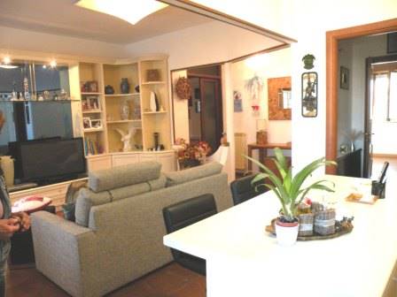 Appartamento in ottime condizioni in zona Marina di Massa a Massa